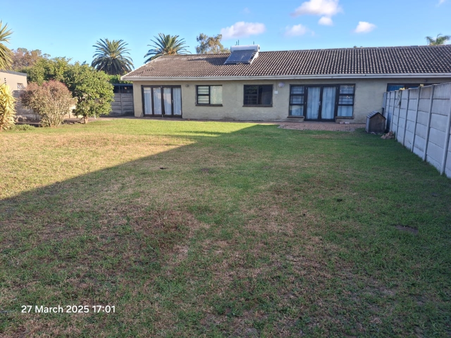 To Let 3 Bedroom Property for Rent in Framesby Eastern Cape